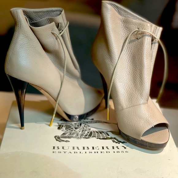 Burberry Horn Jenkin 115 ankle boot - Picture 1 of 5